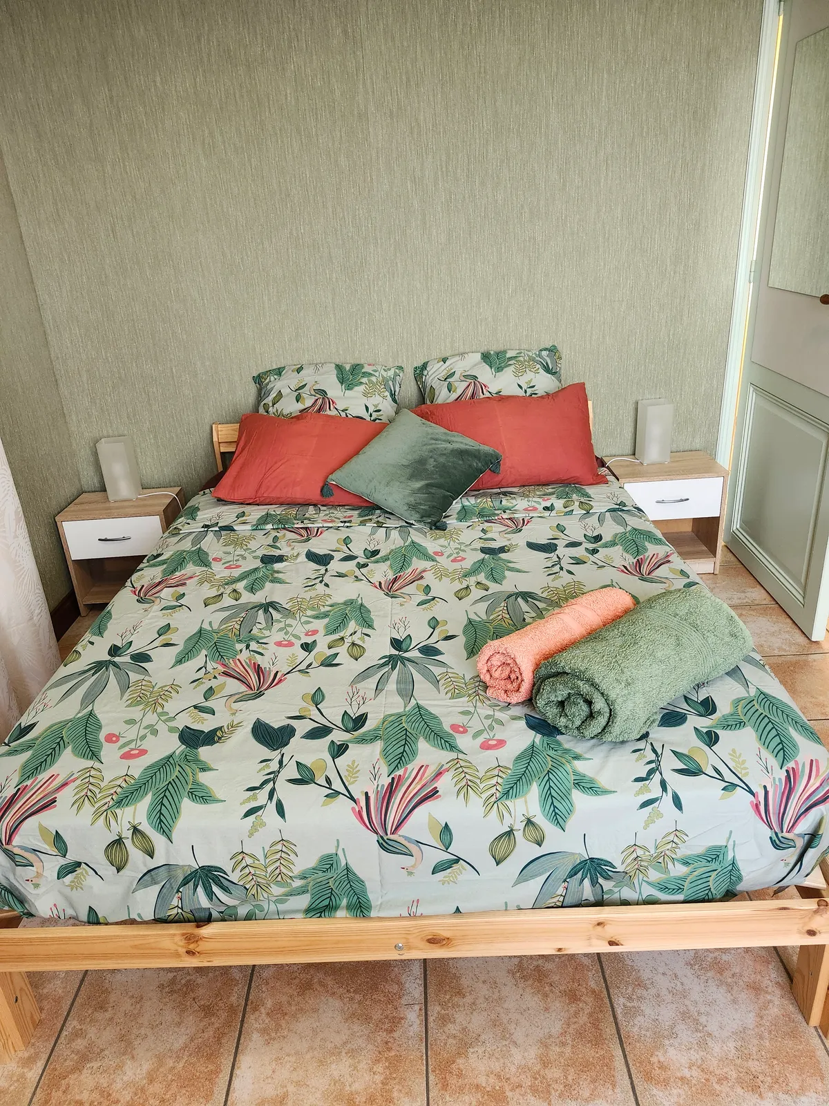 Chambre 1 la Sauge du Gîte du Coteau, location de vacances aux Herbiers près du Puy du Fou