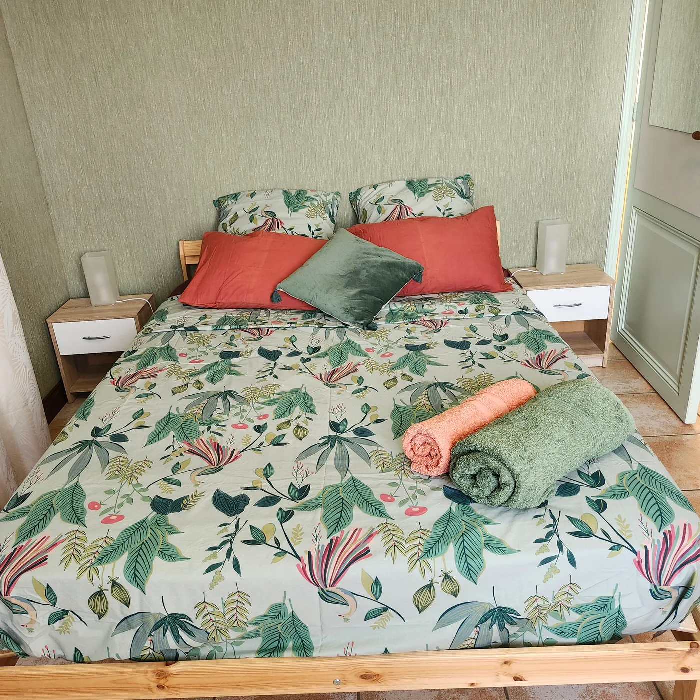 Chambre 1 la Sauge du Gîte du Coteau, location de vacances aux Herbiers près du Puy du Fou