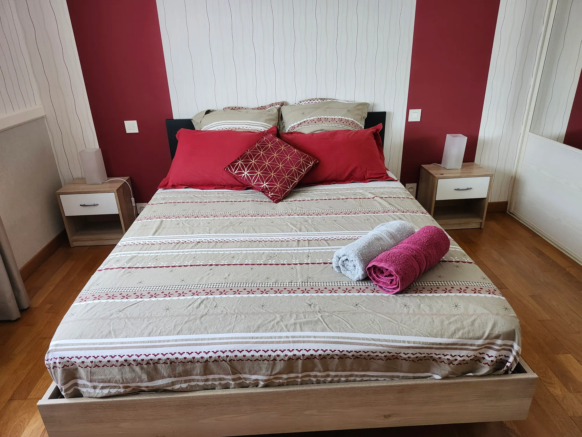 Chambre 3 le Grenat du Gîte du Coteau, location de vacances aux Herbiers près du Puy du Fou